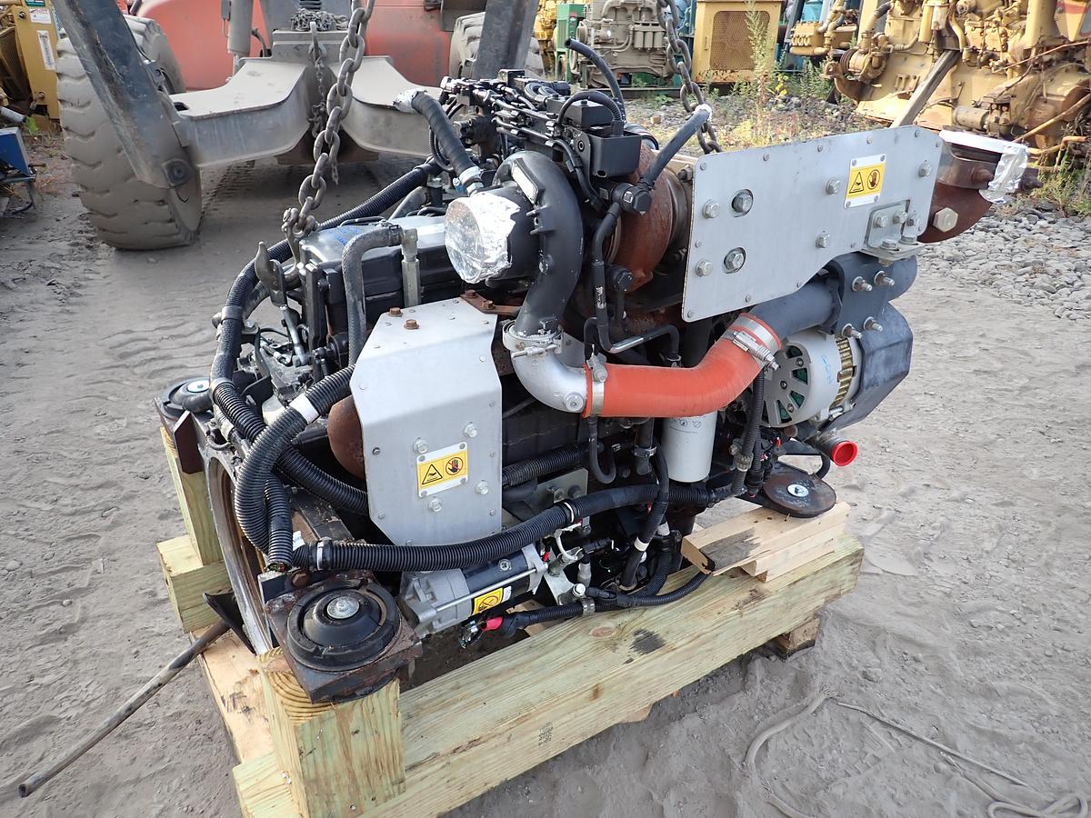 Used 2016 Komatsu SAA6D107E-3 Diesel Engine PC210LC-11 EXCAVATOR
