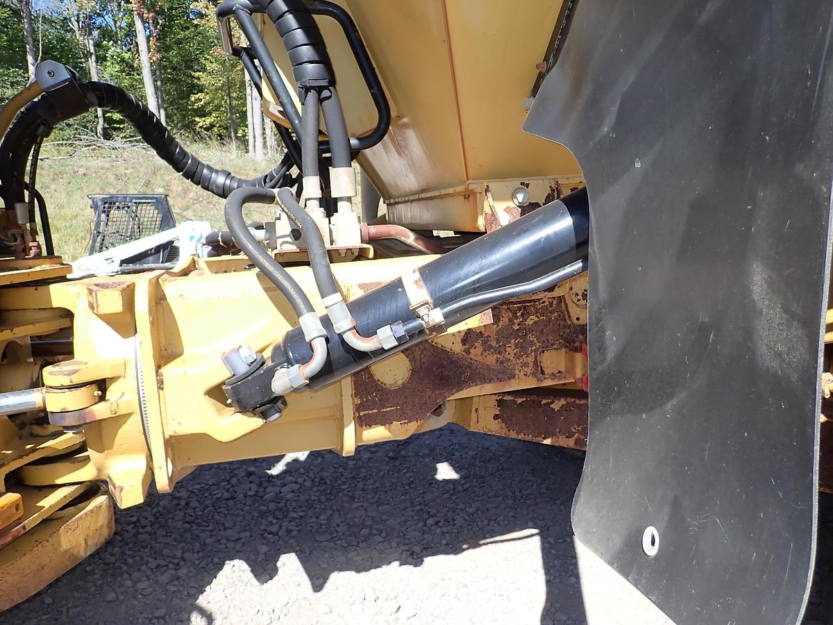 Used 2004 CAT 735 Articulated Haul Truck