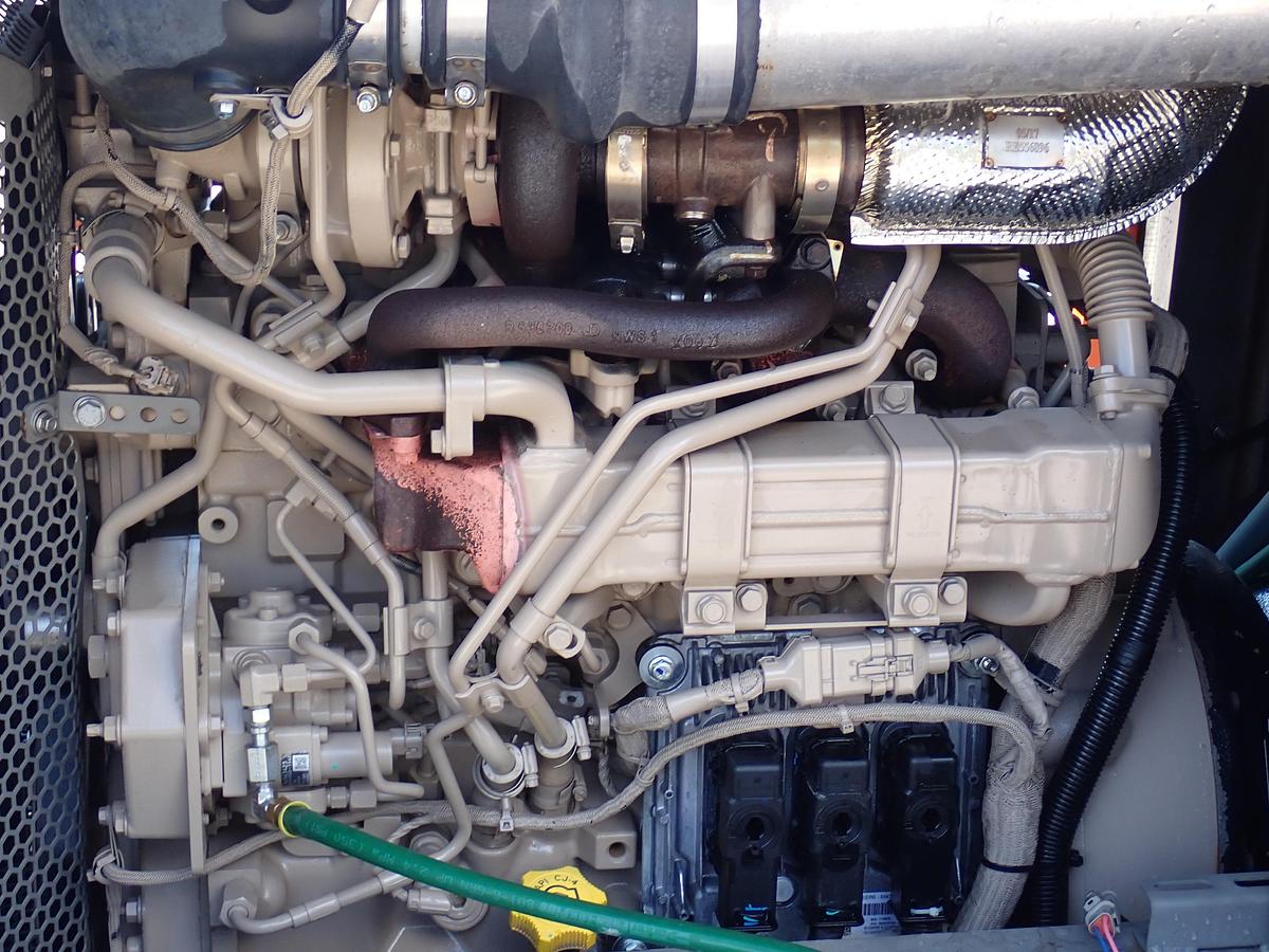 Used 2019 Sullivan Palatek D400PHHJD4AF 400 CFM Air Compressor 258 HOURS