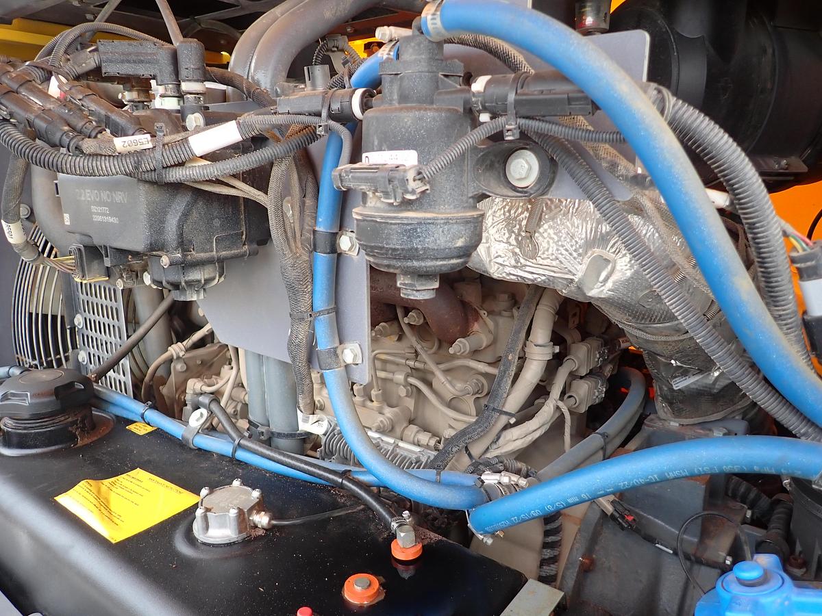 Used 2023 Atlas Copco XAS400-200 Air Compressor 