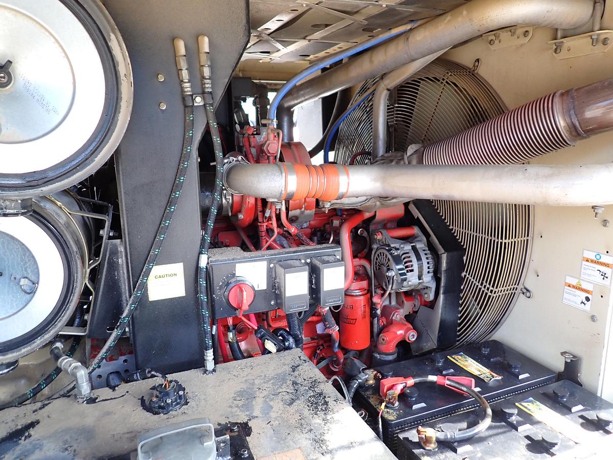 Used 2015 Doosan XP825WCU 825 CFM Portable Air Compressor