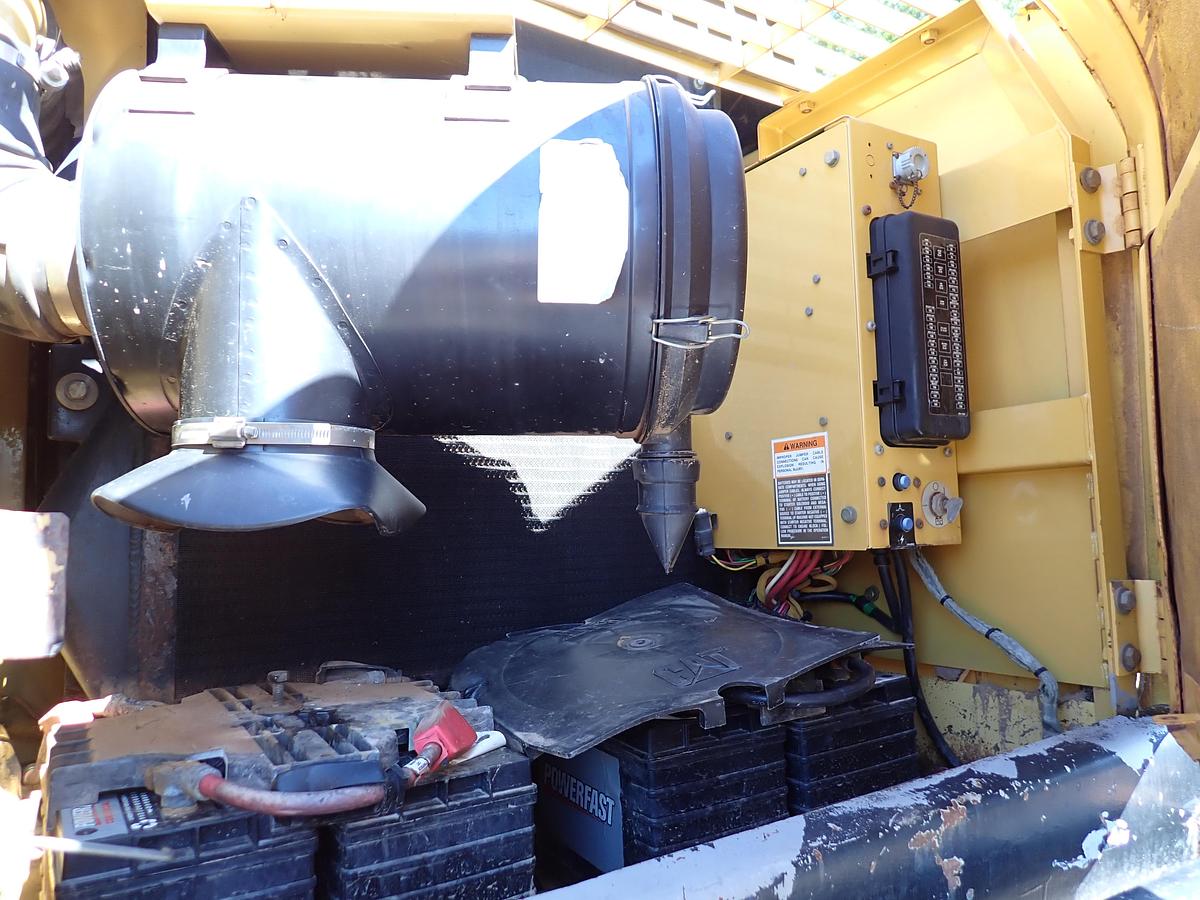 Used 2004 CAT 330CL Hydraulic Excavator