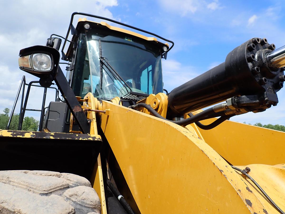 Used 2018 CAT 972M Wheel Loader