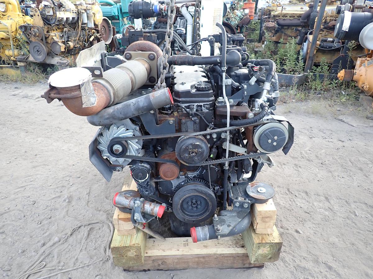 Used 2016 Komatsu SAA6D107E-3 Diesel Engine PC210LC-11 EXCAVATOR