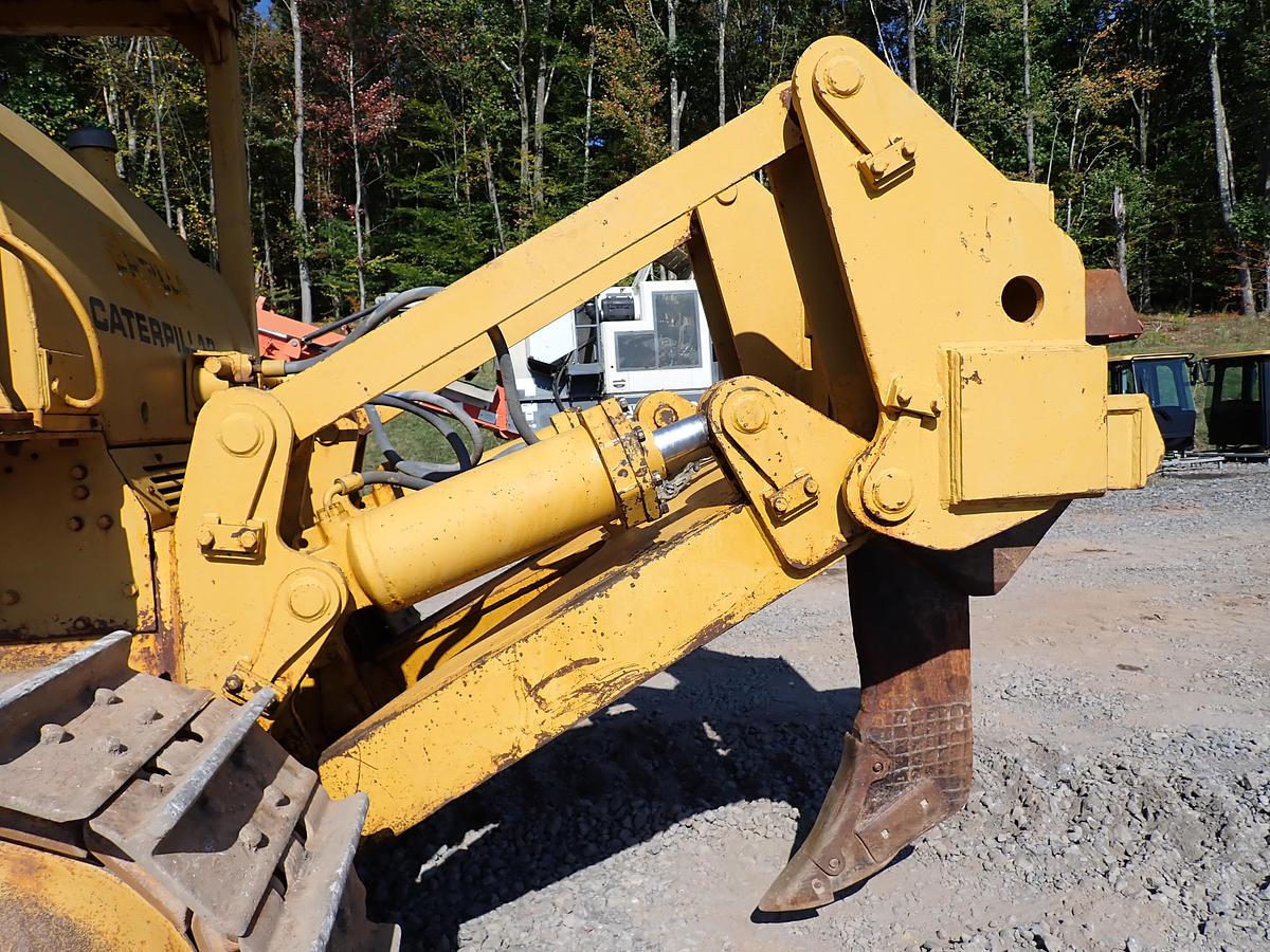 Used 1971 CAT D8H Crawler Dozer w/ RIPPER!