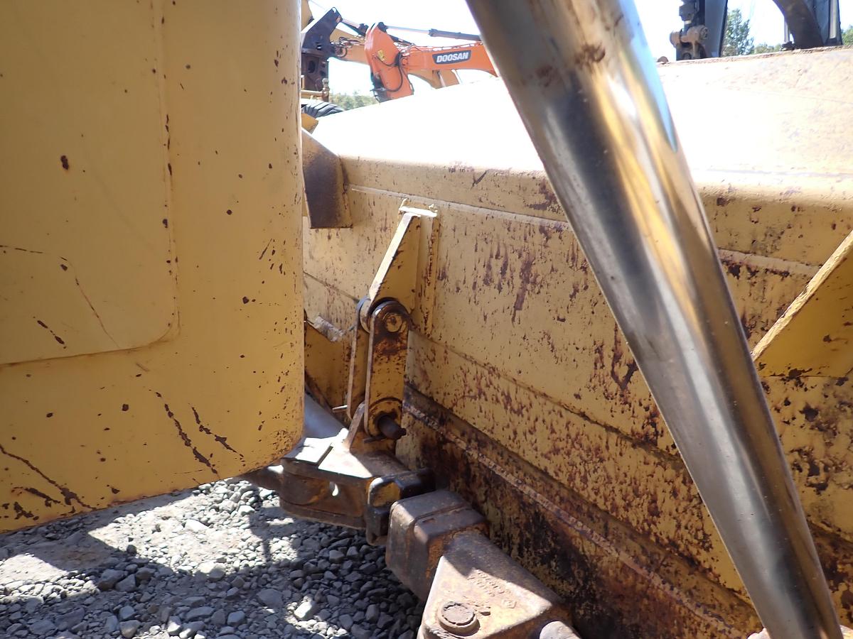 Used 1971 CAT D8H Crawler Dozer w/ RIPPER!
