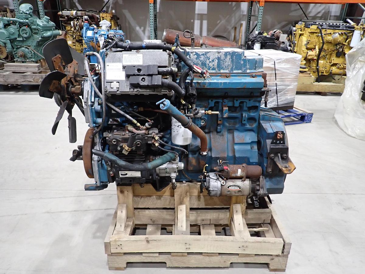 Used 2000 International DT466E HT