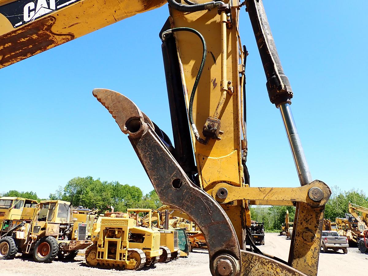 Used 2006 CAT 320CL