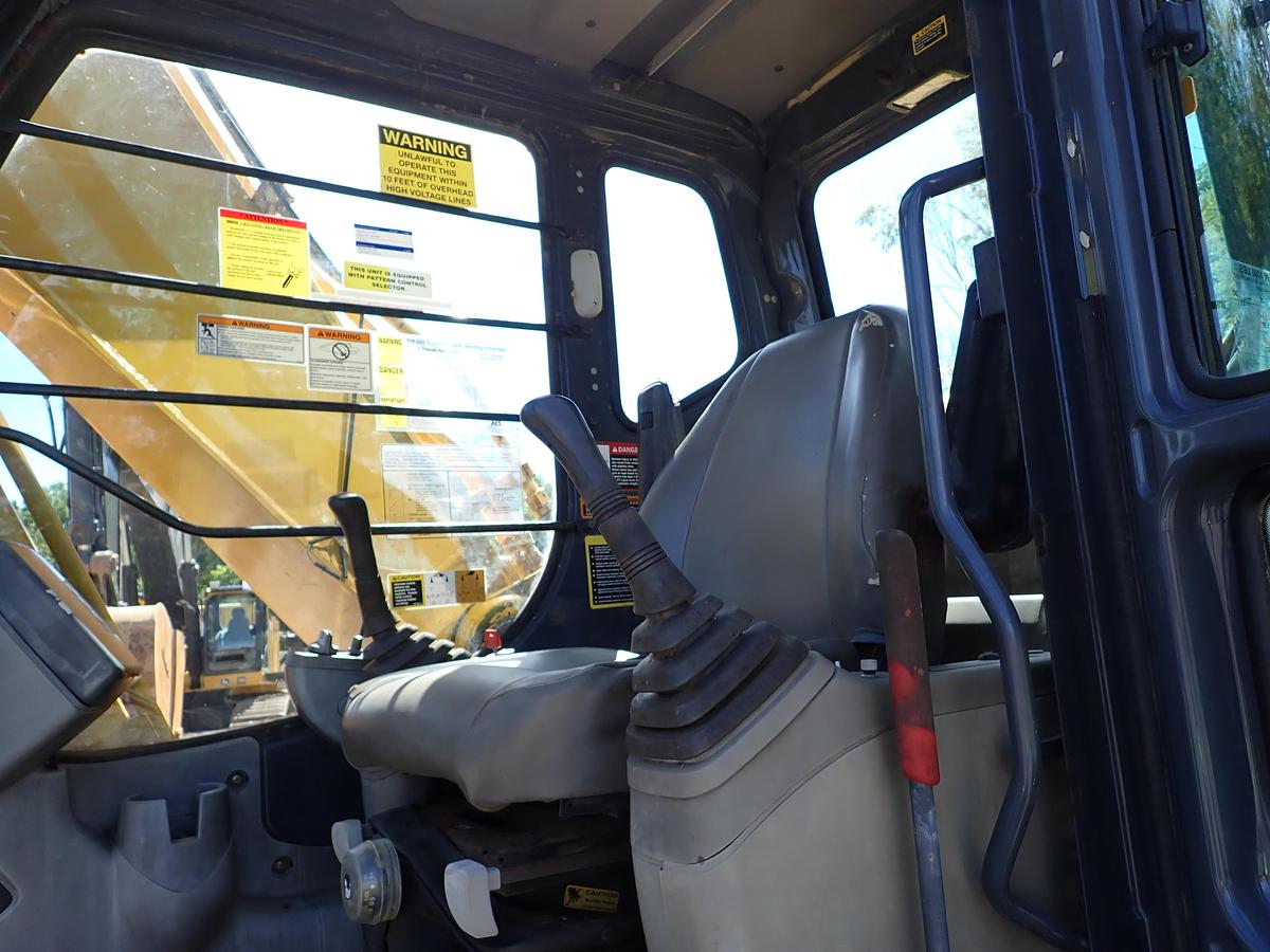 Used 2006 John Deere 160C LC Excavator