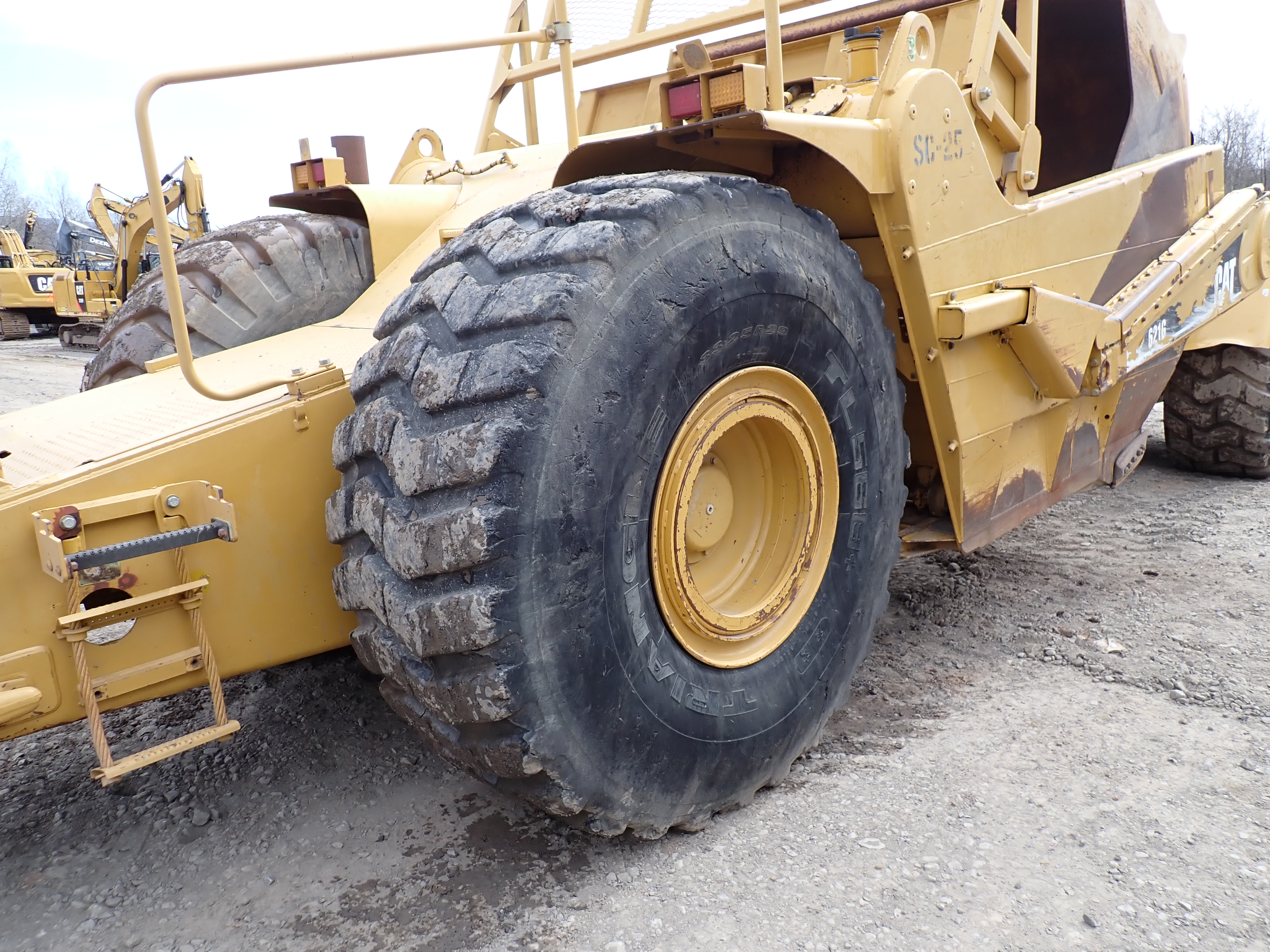 Used 2007 CAT 621G Motor Scraper