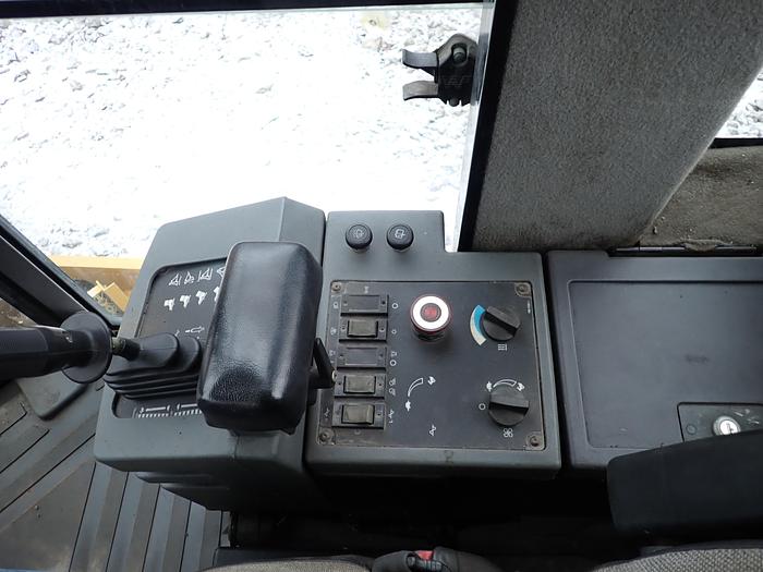 Used 2007 Caterpillar CS-563E Vibratory Compactor