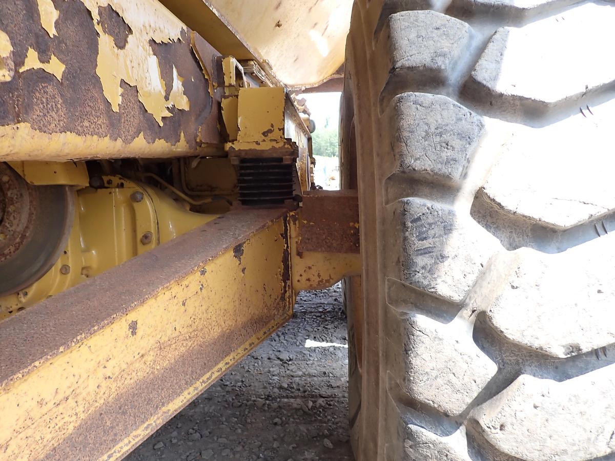 Used 2006 CAT 730