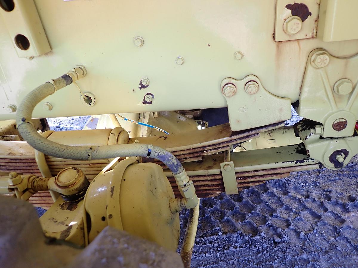 Used 2003 Oshkosh HB2923 Airport Snowblower