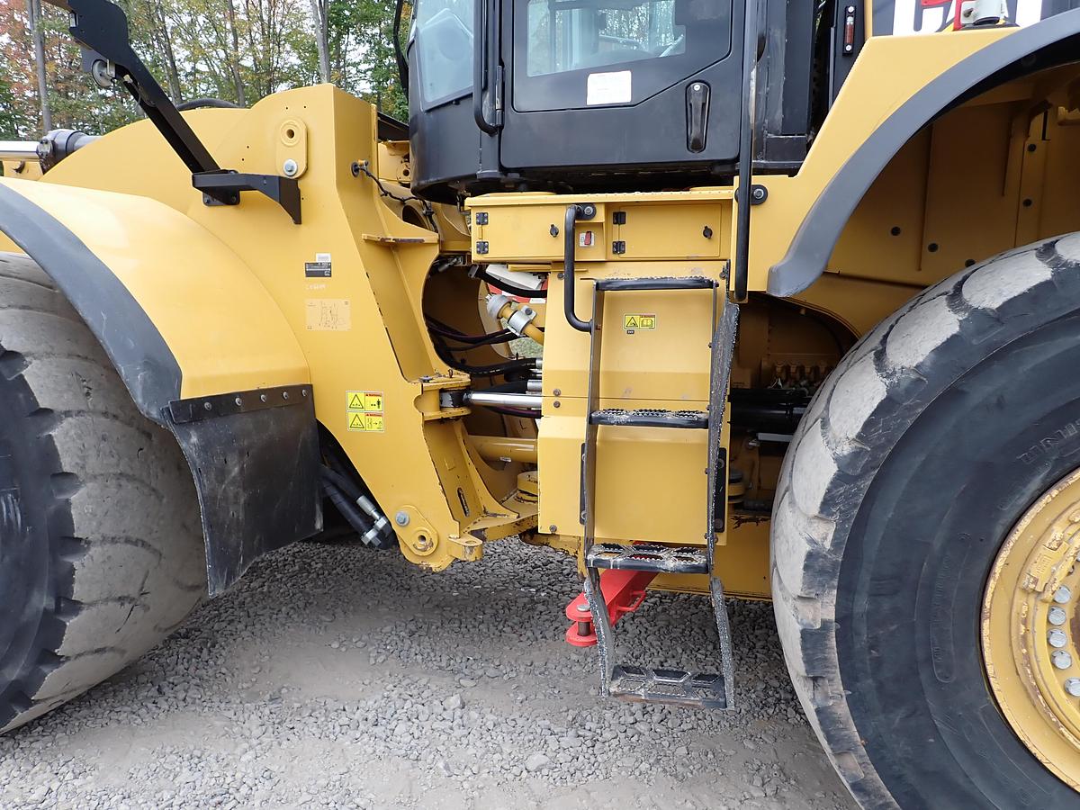 Used 2015 CAT 982M Wheel Loader