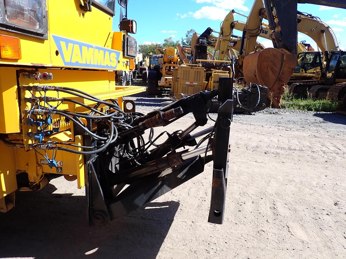 Used 2001 Vammas PSB 5500H Airport Runway Sweeper 