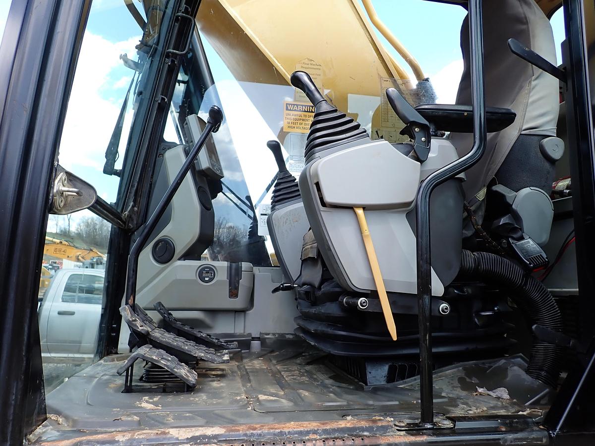 Used 2019 CAT 349FL Hydraulic Excavator 