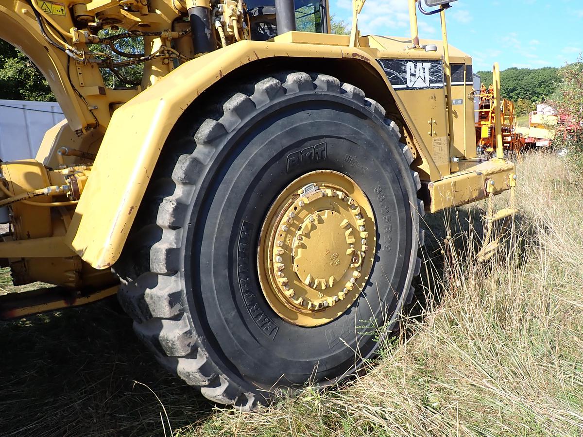 Used 2007 CAT 621G Motor Scraper