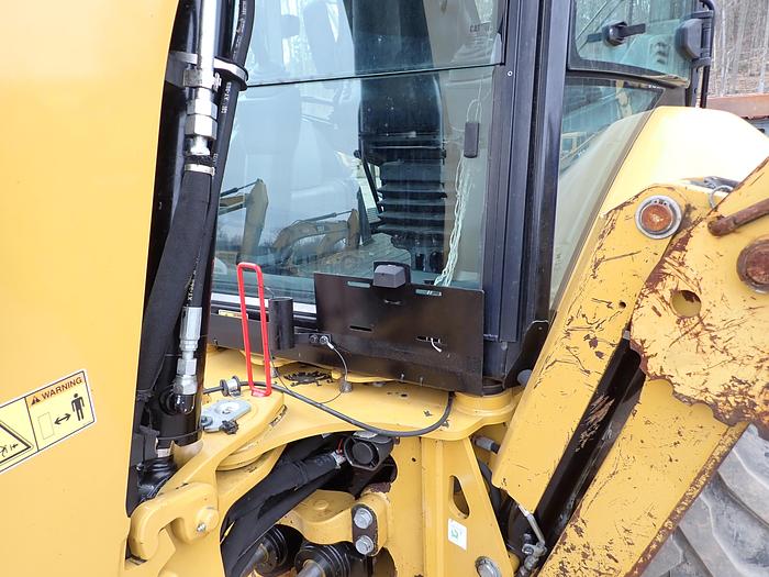 Used 2018 CAT 420F2 Loader Backhoe