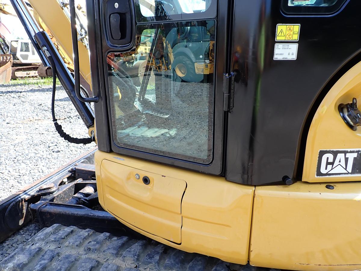 Used 2016 CAT 304E2 CR Mini Excavator HYDRAULIC THUMB!