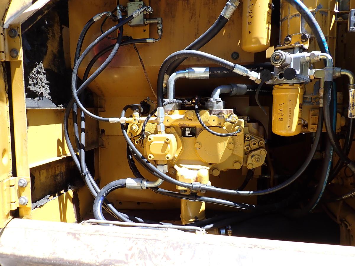 Used 2006 CAT 320CL