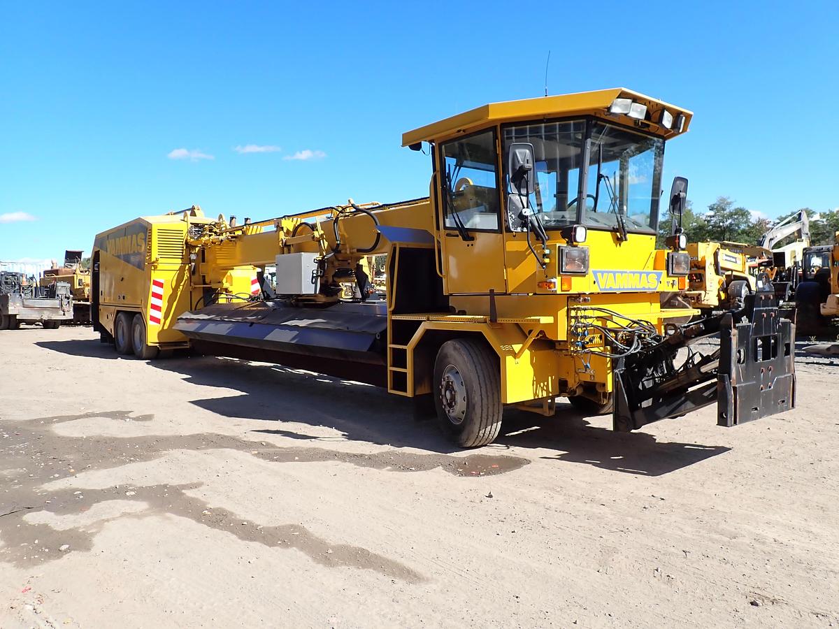 Used 2001 Vammas PSB 5500H Airport Runway Sweeper 