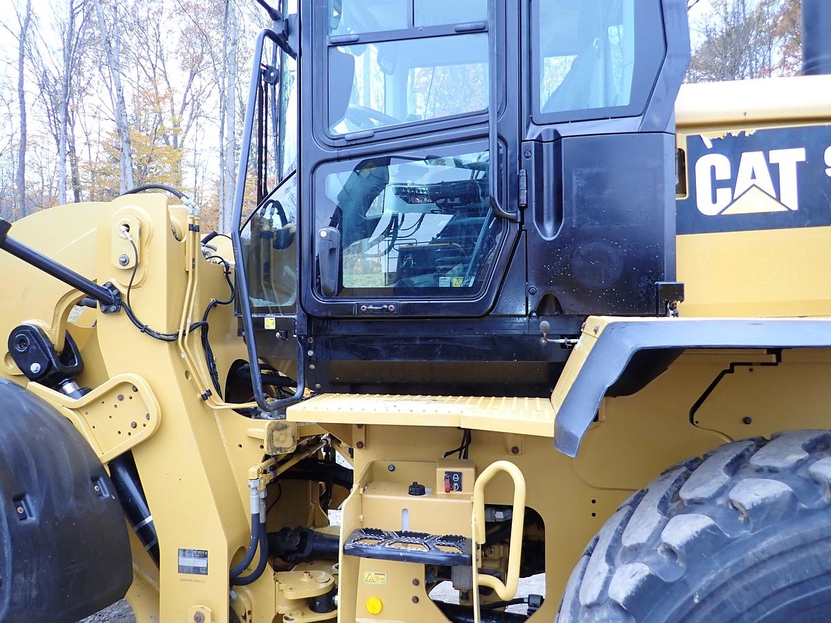 Used 2019 CAT 938M Wheel Loader