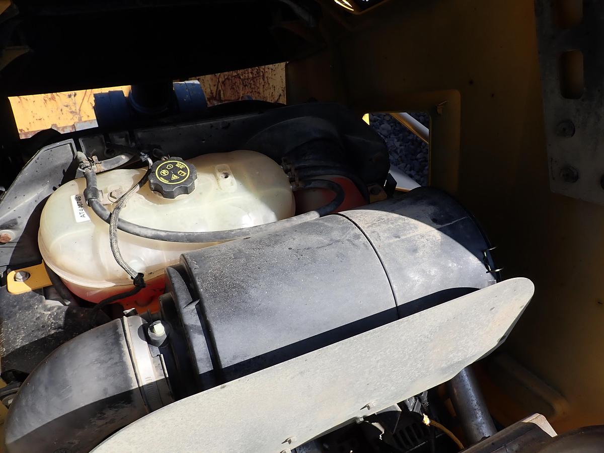 Used 2018 John Deere 410L Loader Backhoe LOADED! Q/C FORKS EXTENDAHOE