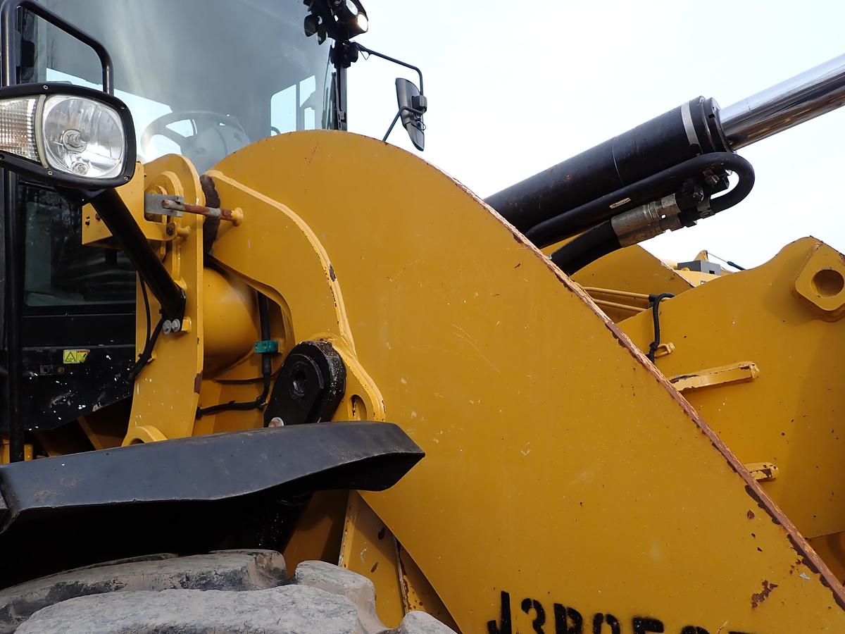 Used 2019 CAT 938M