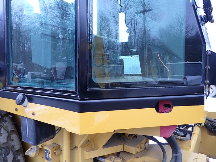 Used 2007 Caterpillar CS-563E Vibratory Compactor
