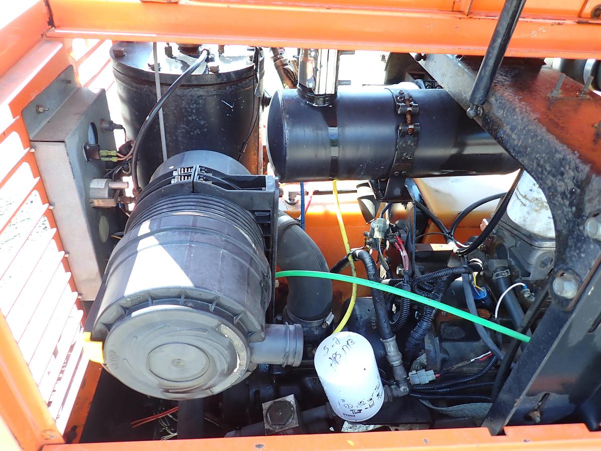 Used Sullivan Palatek DF185P3IZ 185 CFM Air Compressor ISUZU DIESEL