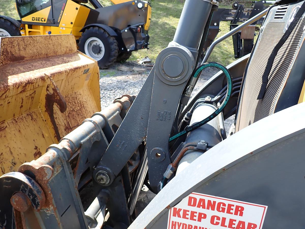 Used 2018 John Deere 410L Loader Backhoe LOADED! Q/C FORKS EXTENDAHOE