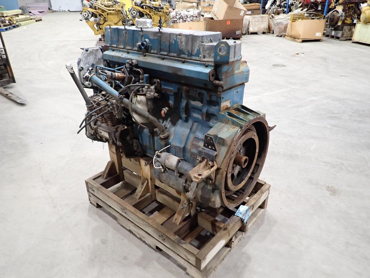 Used 2000 International DT466E 190 HP Truck Engine