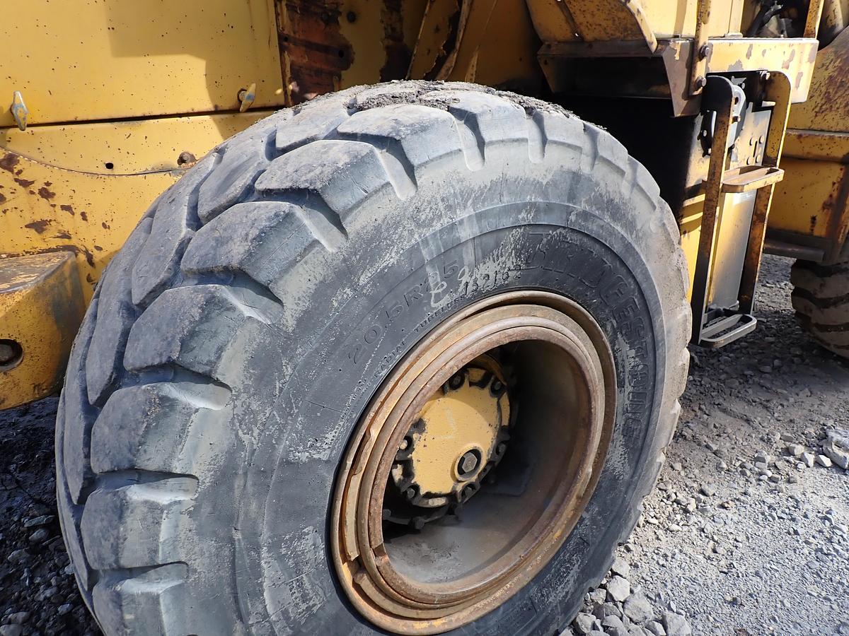 Used 1976 CAT 950 Wheel Loader w/ FORKS