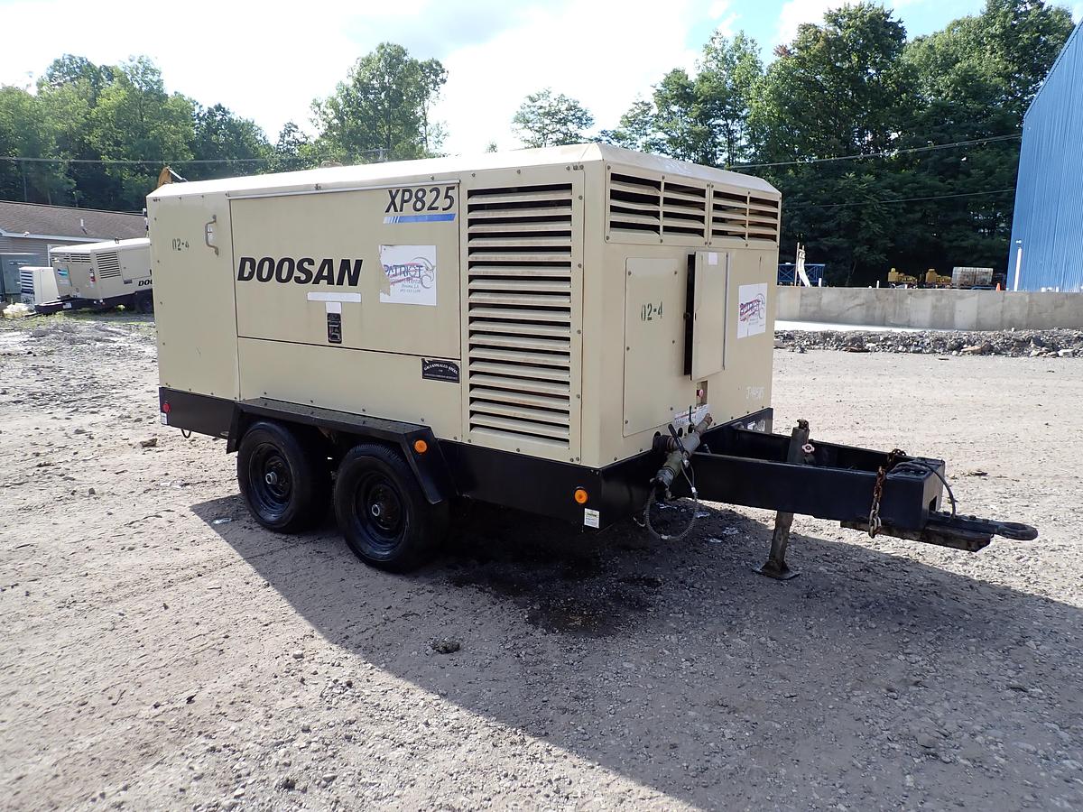 Used 2015 Doosan XP825WCU 825 CFM Portable Air Compressor