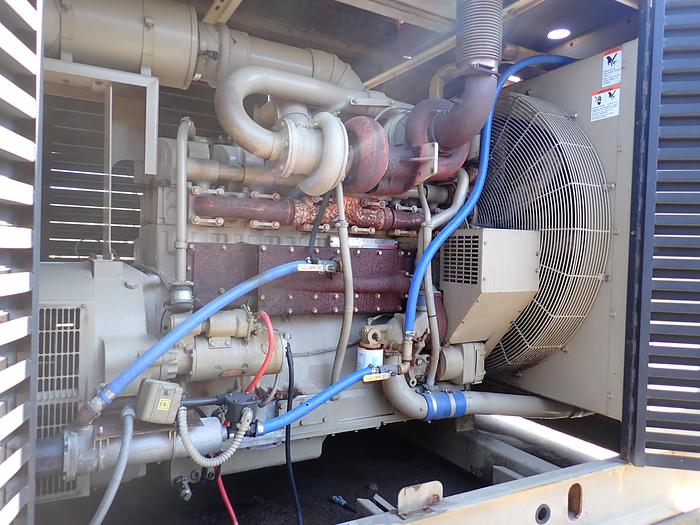 Used 1990 Cummins KTTA19-G1 400 KW Standby Generator 1307 HOURS!