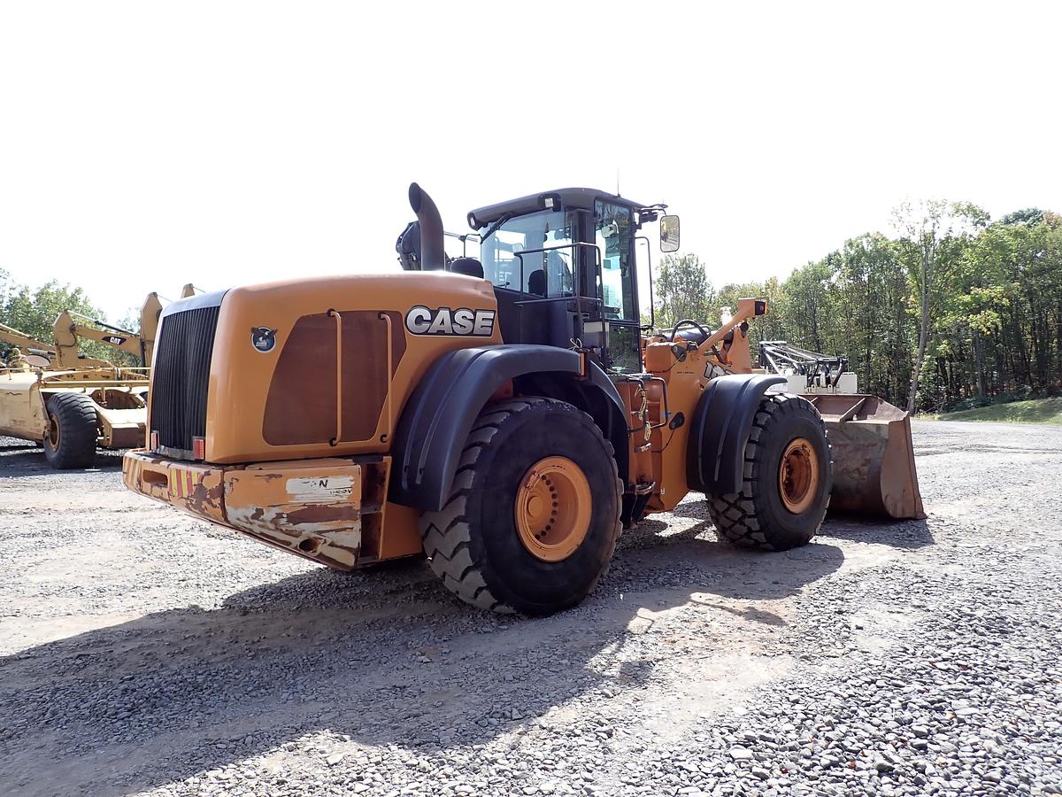 Used 2012 Case 1021F Wheel Loader 5700 HOURS