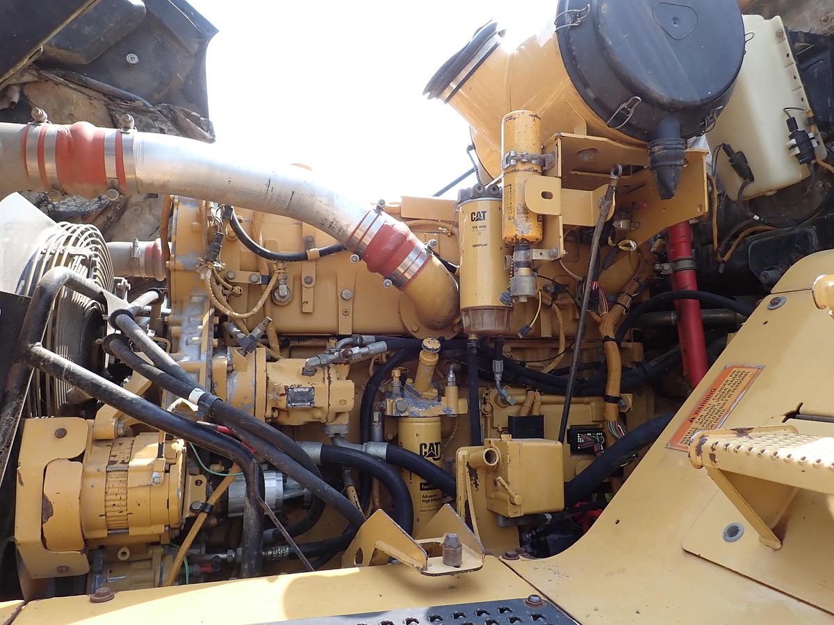 Used 2003 CAT 735