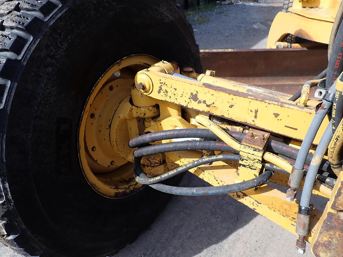 Used 1998 CAT 163H Motor Grader