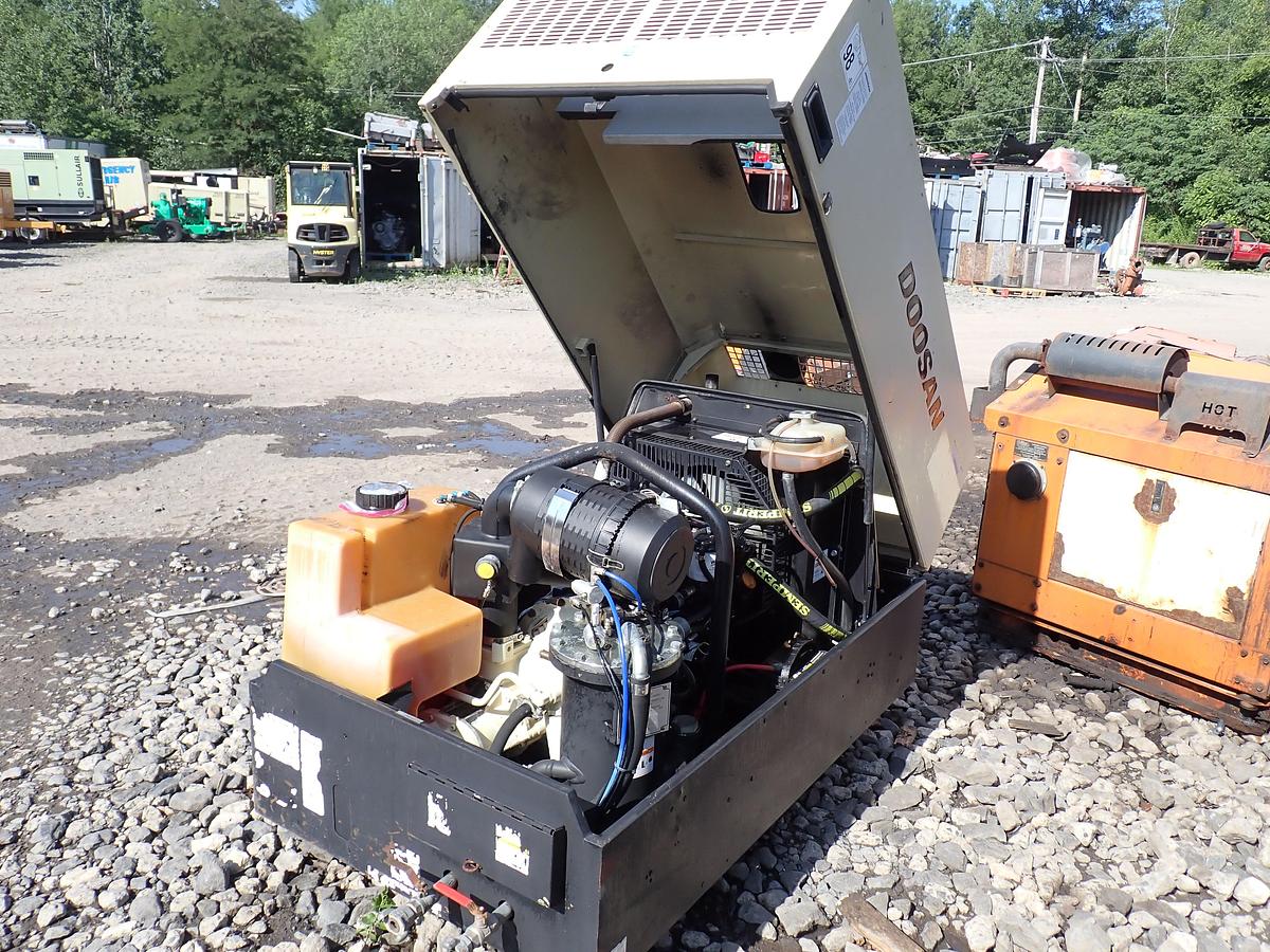 Used 2013 Doosan P90WIRU 90 CFM Air Compressor