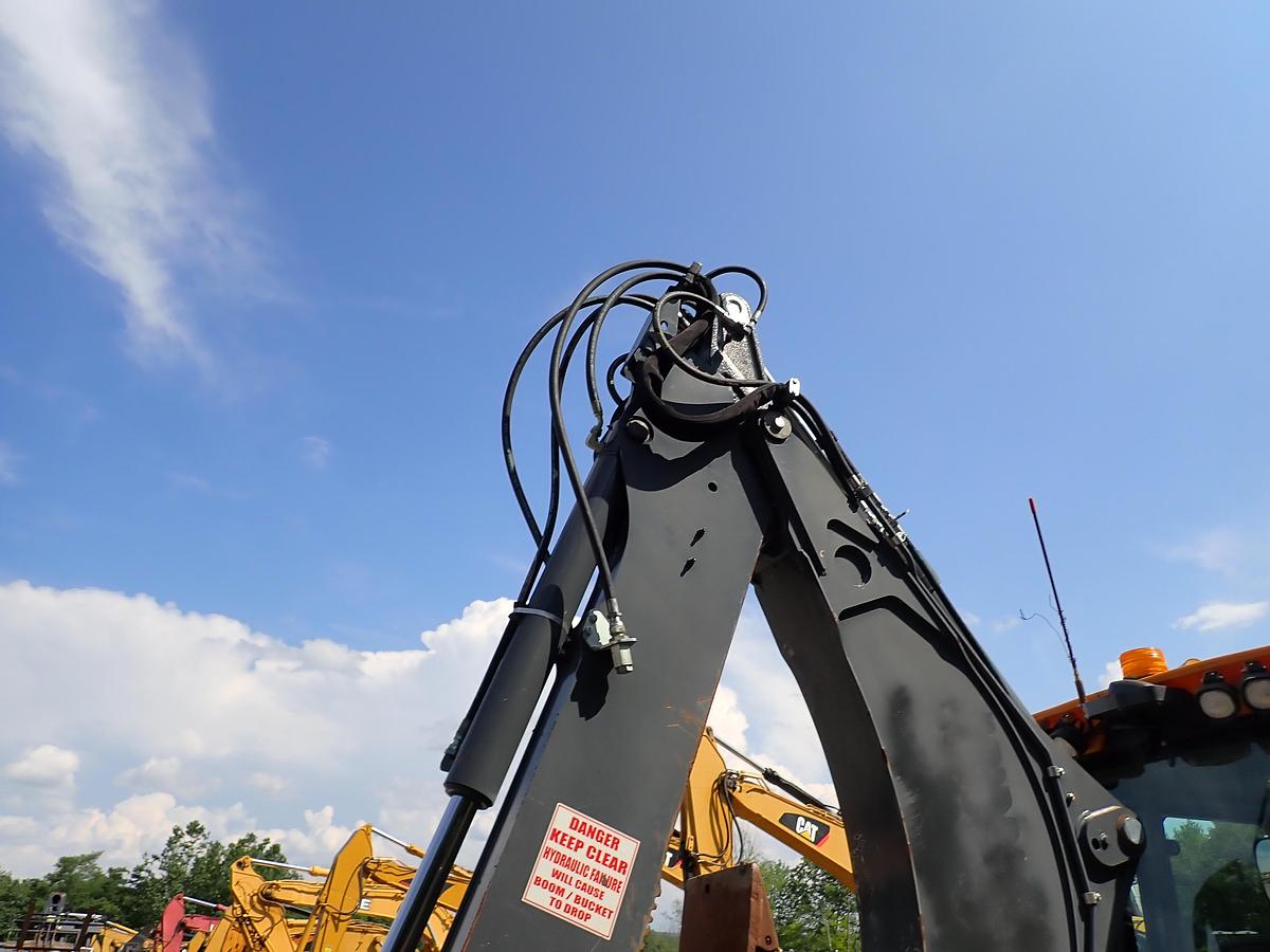 Used 2018 John Deere 410L Loader Backhoe LOADED! Q/C FORKS EXTENDAHOE