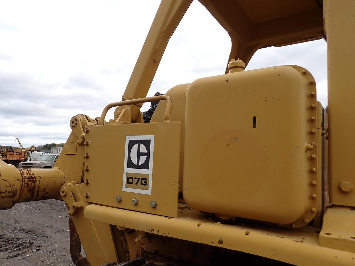 Used 1980 CAT D7G Crawler Dozer w/ RIPPER!