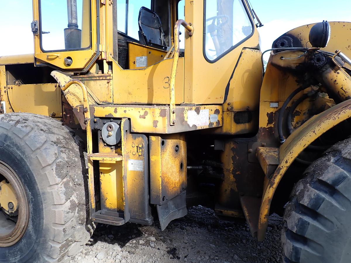 Used 1976 CAT 950 Wheel Loader w/ FORKS
