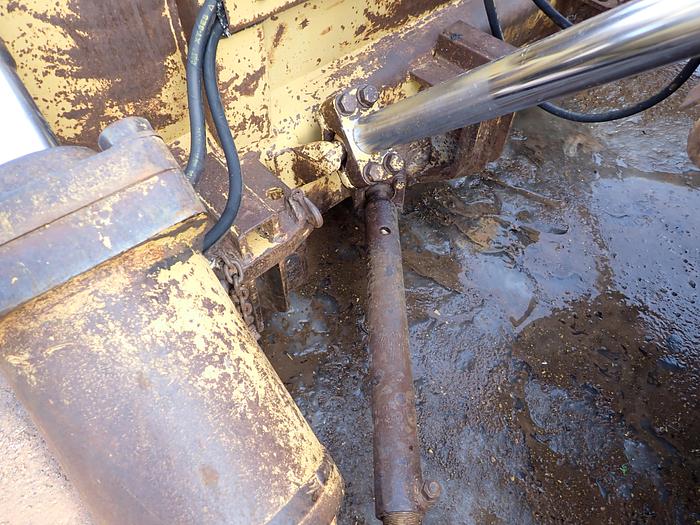 Used 1982 CAT D5B Crawler Dozer w/ CAB & WINCH 