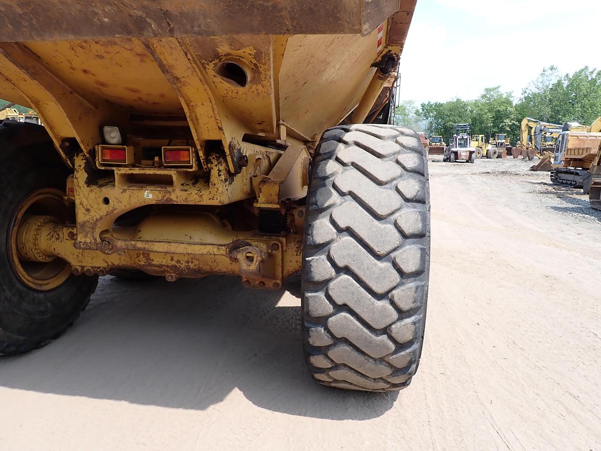 Used 2003 CAT 735