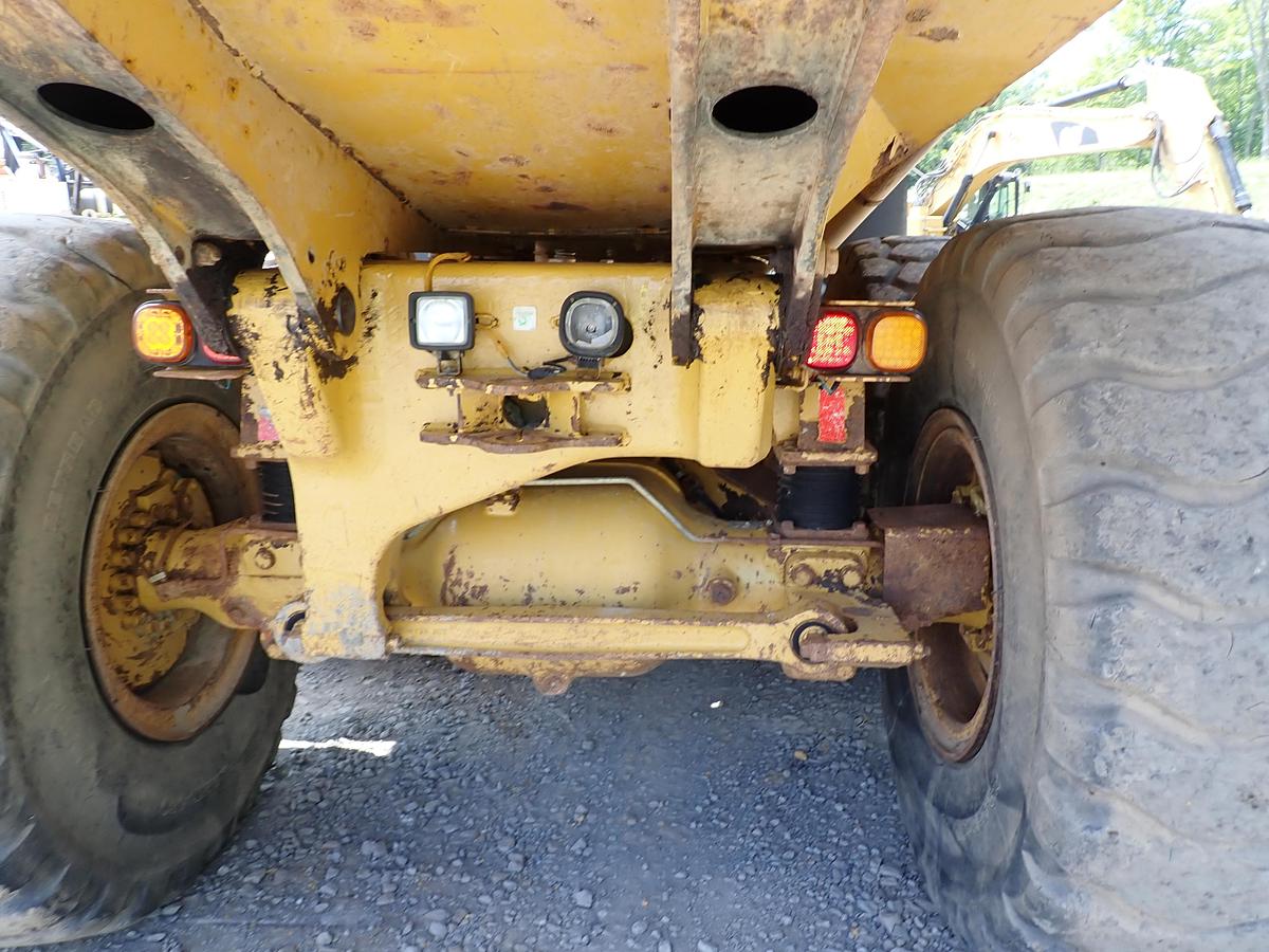 Used 2006 CAT 730