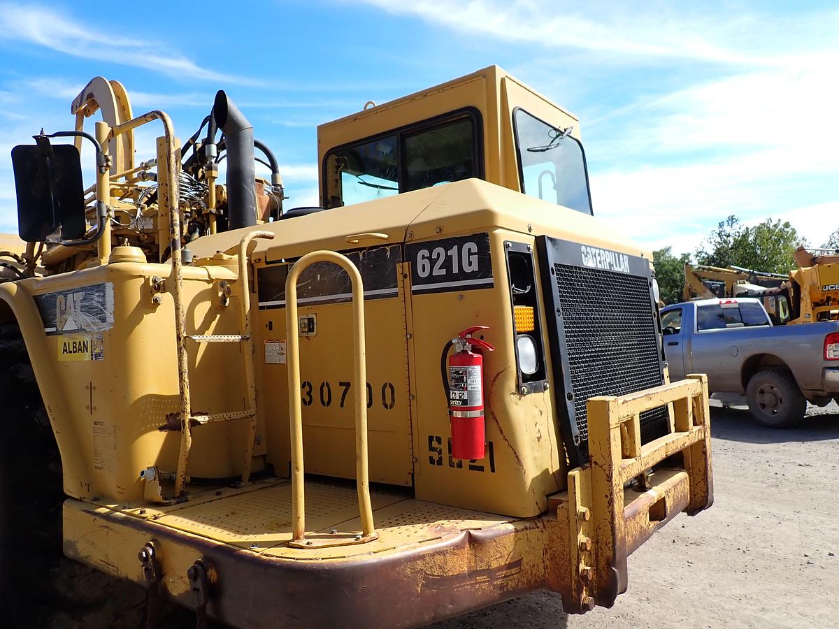 Used 2004 CAT 621G Motor Scraper