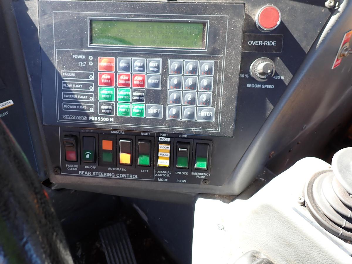 Used 2001 Vammas PSB 5500H Airport Runway Sweeper 