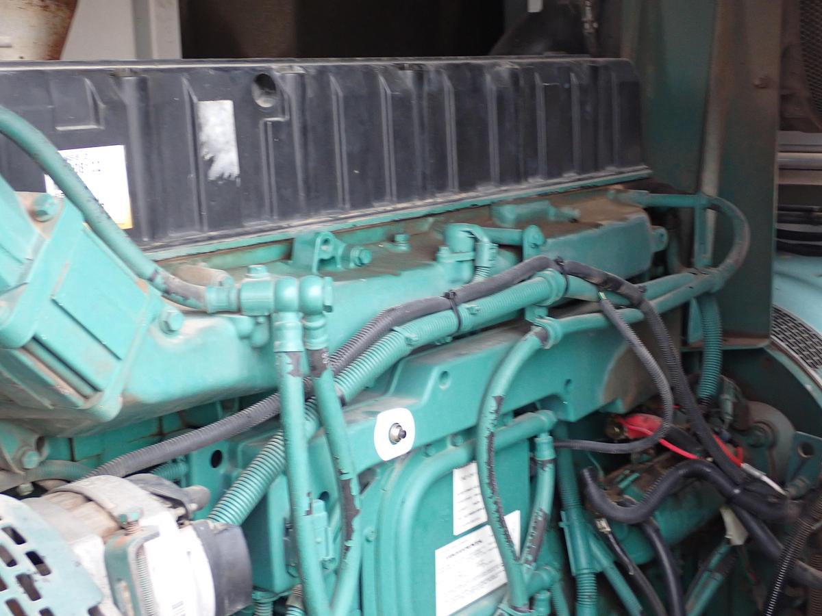 Used 2005 Multiquip DCA400SSV 320 KW Generator VOLVO DIESEL
