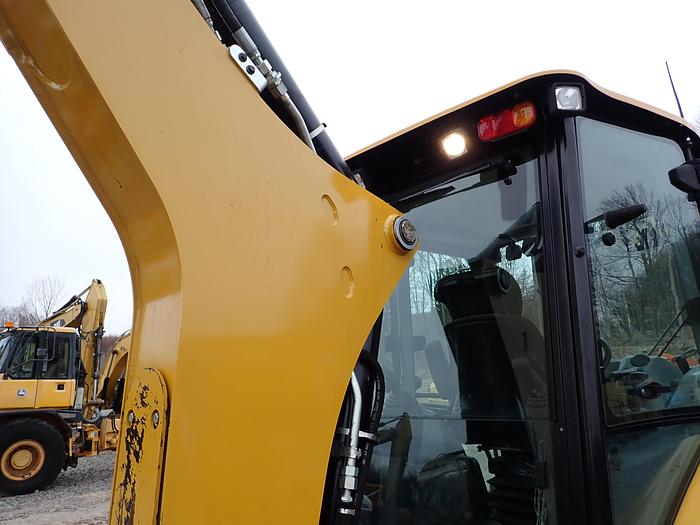 Used 2018 CAT 420F2 Loader Backhoe