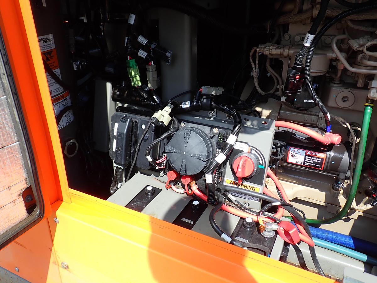 Used 2019 Sullivan Palatek D400PHHJD4AF 400 CFM Air Compressor 168 HOURS